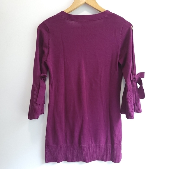 Isaac Mizrahi Live  V Neck Sweater with Bell  Sleeves Size XXS - Picture 2 of 12